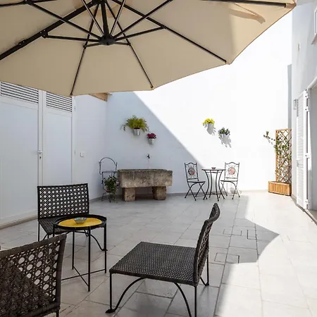 Cortile Carducci 4* 리케일
