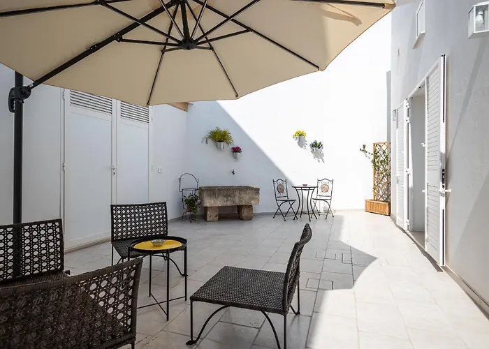 Cortile Carducci 4* Racale